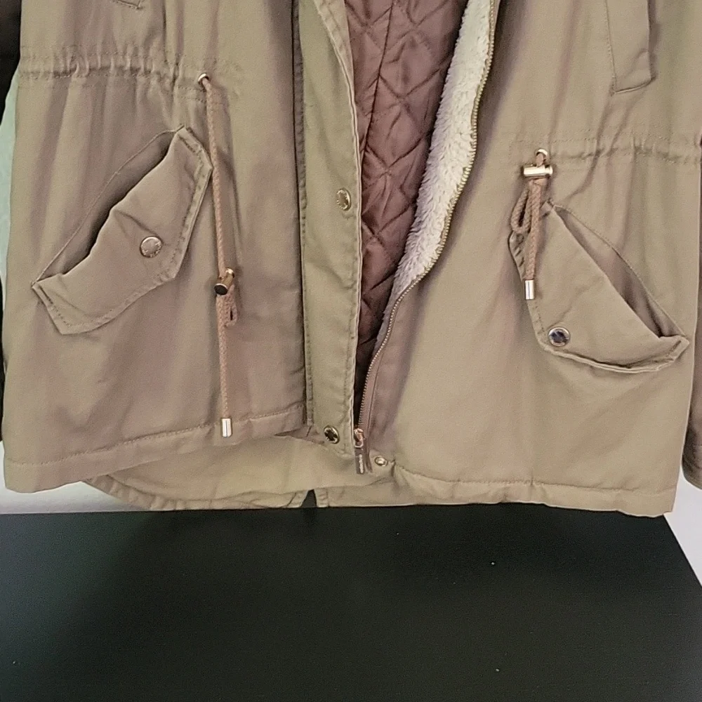 jacket - Picture 2 of 4